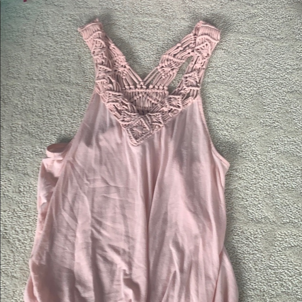 Pink flow tank